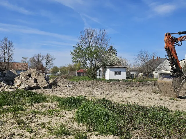 Eladó telek Ságvár 727 nm