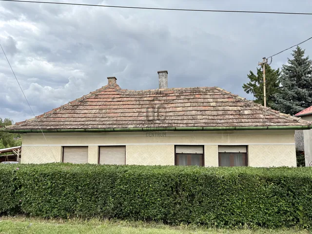 Eladó ház Tab 70 nm