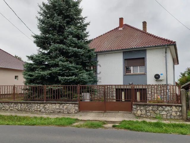 Eladó ház Balatonszabadi 146 nm