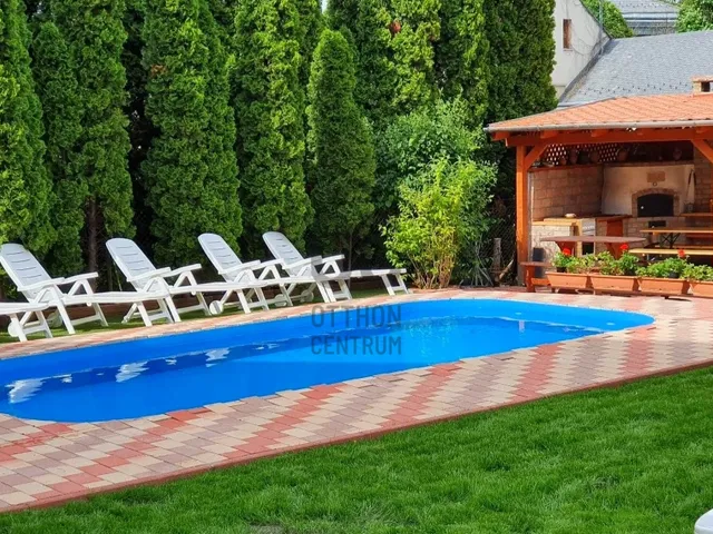 Kiadó ház Siófok, Belváros 142 nm