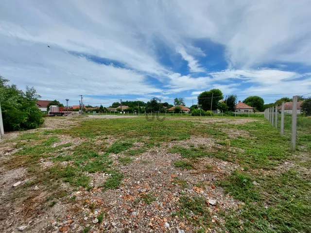 Eladó telek Lepsény 1472 nm