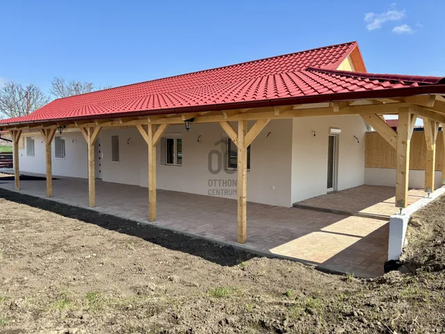 Kiadó ház Ságvár 87 nm