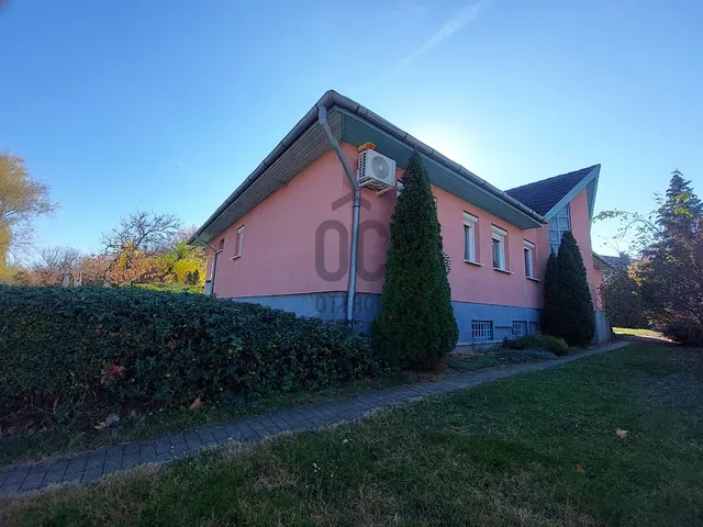 Eladó ház Siófok, Balatonkiliti 338 nm