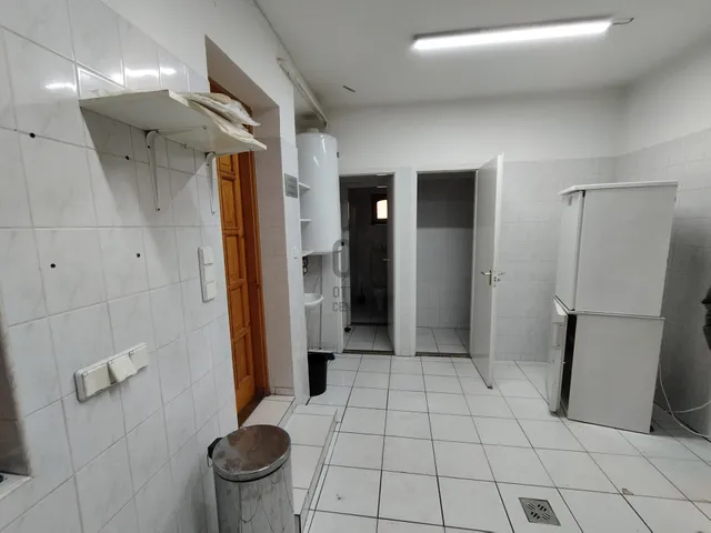 Kiadó kereskedelmi és ipari ingatlan Siófok, Aranypart 37 nm