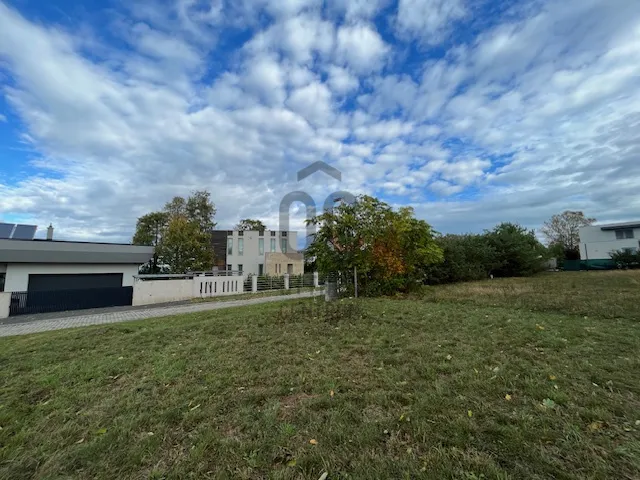 Eladó telek Balatonszárszó 1121 nm