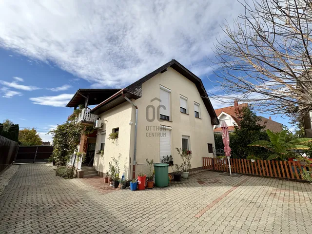 Eladó ház Siófok, Belváros 246 nm