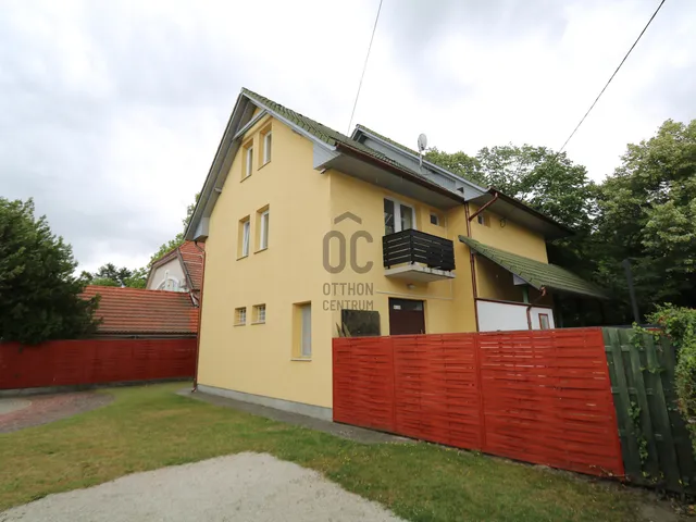 Eladó ház Siófok, Ezüstpart 243 nm