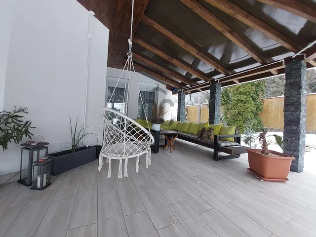 Eladó ház Enying, Balatonbozsok 170 nm