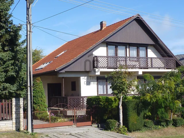 Eladó ház Balatonföldvár 221 nm