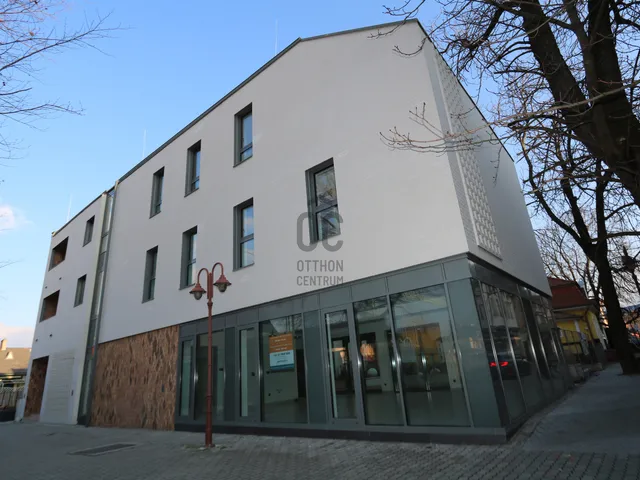 Kiadó kereskedelmi és ipari ingatlan Siófok, Belváros 41 nm