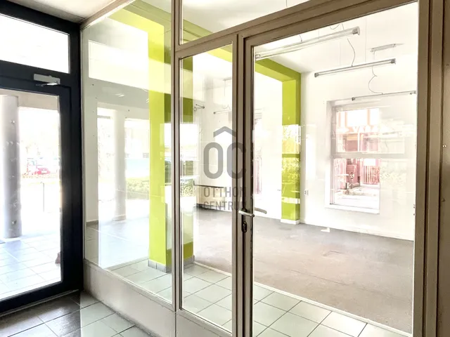 Kiadó kereskedelmi és ipari ingatlan Siófok, Belváros 52 nm