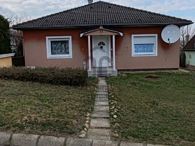 Eladó ház Tab 107 nm