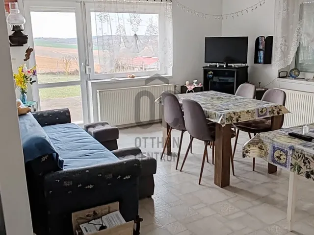 Eladó ház Tab 107 nm