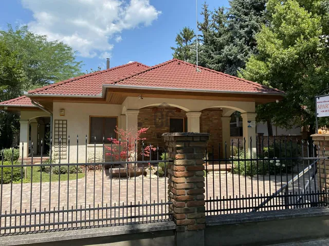 Eladó ház Siófok, Aranypart 195 nm