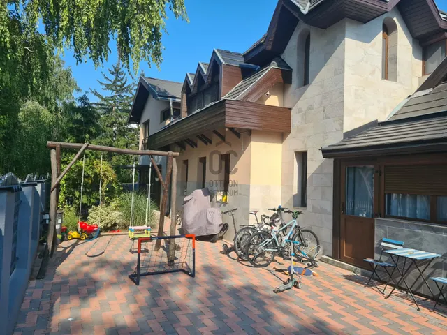 Eladó ház Siófok, Aranypart, Garay János utca 290 nm