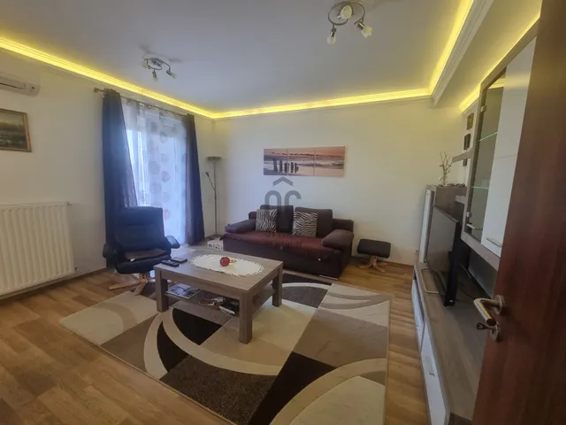 Eladó lakás Szántód