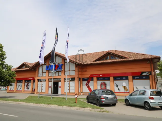 Eladó kereskedelmi és ipari ingatlan Siófok, Ipartelep 1084 nm