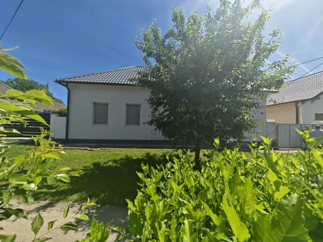 Eladó ház Ádánd 210 nm