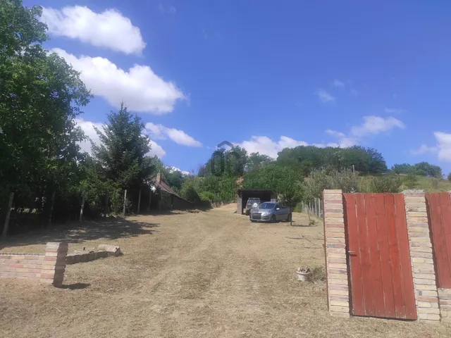 Eladó telek Nagyberény 2201 nm