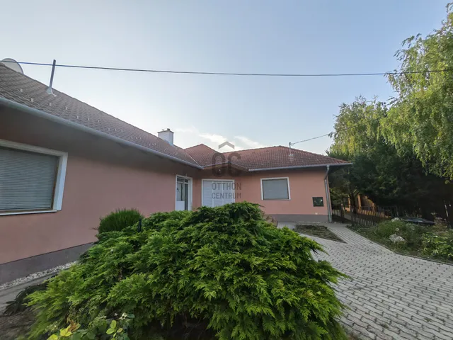 Eladó ház Ádánd 180 nm