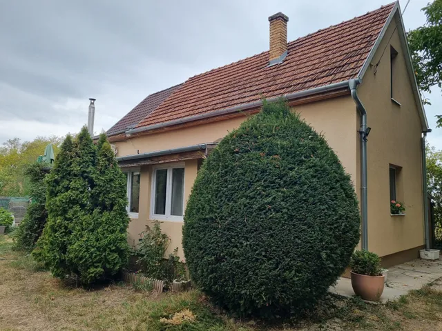 Eladó nyaraló Balatonszabadi 80 nm