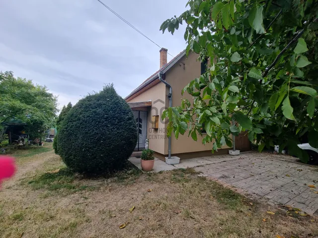 Eladó nyaraló Balatonszabadi 80 nm