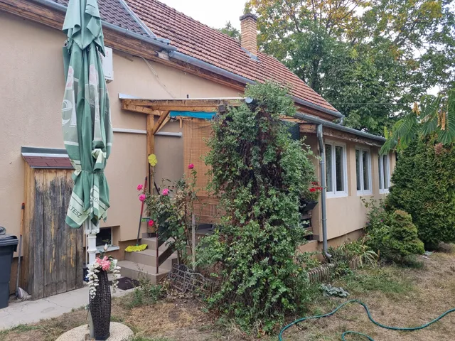 Eladó nyaraló Balatonszabadi 80 nm