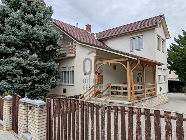 Eladó ház Balatonföldvár 180 nm