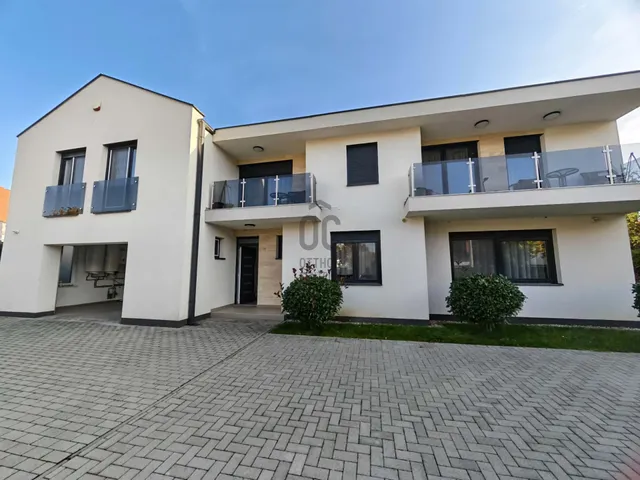 Eladó ház Siófok, Aranypart 240 nm