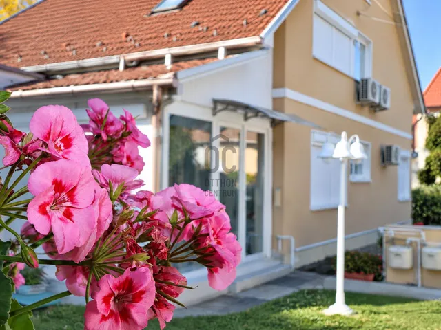 Eladó ház Siófok, Újhely 223 nm