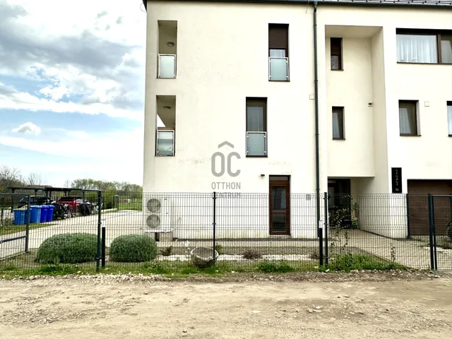 Eladó garázs Debrecen, Tócóliget 19 nm