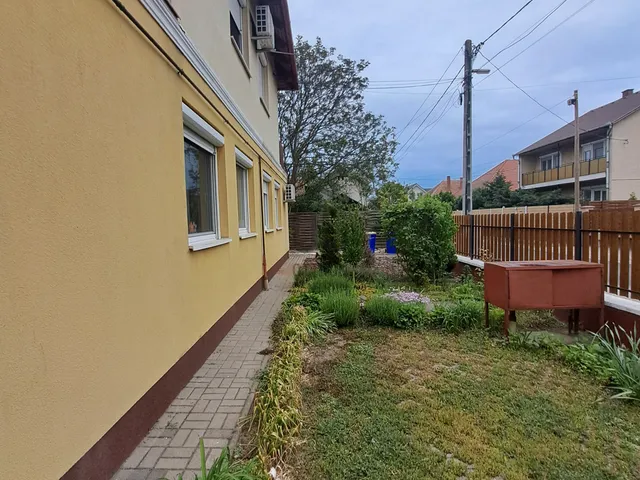 Eladó lakás Debrecen, Csapókert 85 nm
