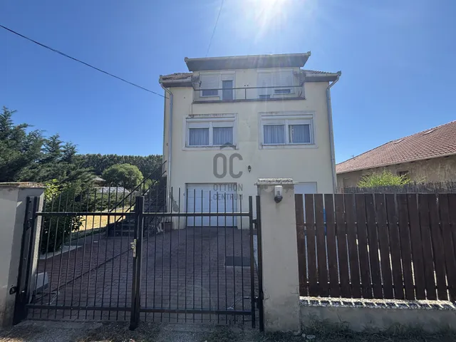 Eladó ház Téglás 250 nm