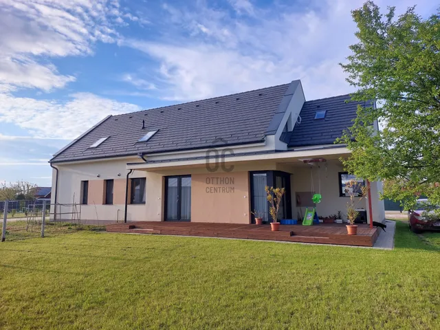 Eladó ház Debrecen, Józsa 171 nm