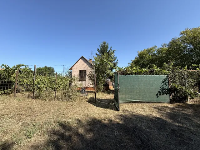 Eladó telek Debrecen 821 nm