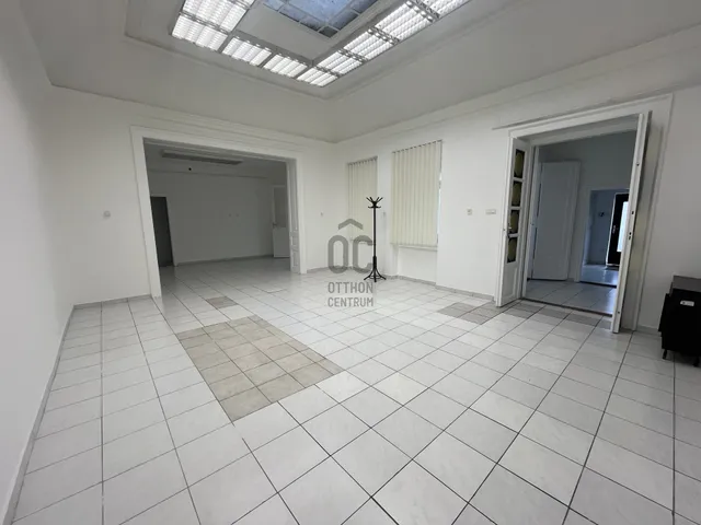 Kiadó kereskedelmi és ipari ingatlan Debrecen, Belváros 198 nm