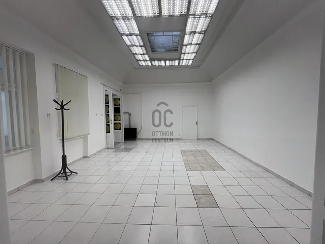Kiadó kereskedelmi és ipari ingatlan Debrecen, Belváros 198 nm