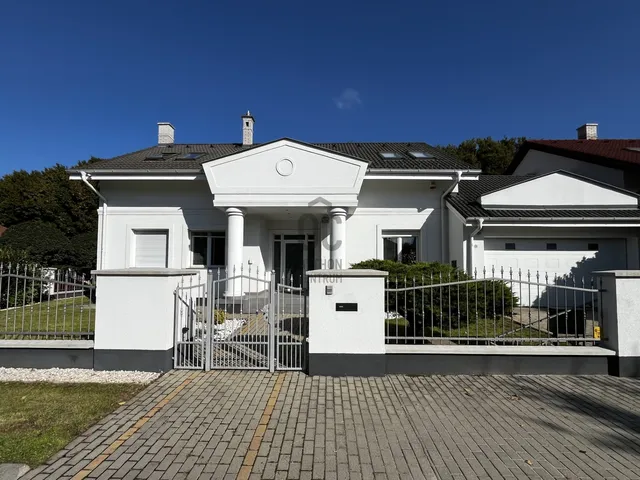 Eladó ház Debrecen, Kertváros 330 nm