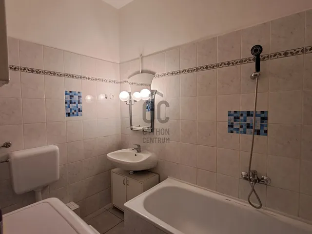 Eladó lakás Debrecen, Vargakert 33 nm