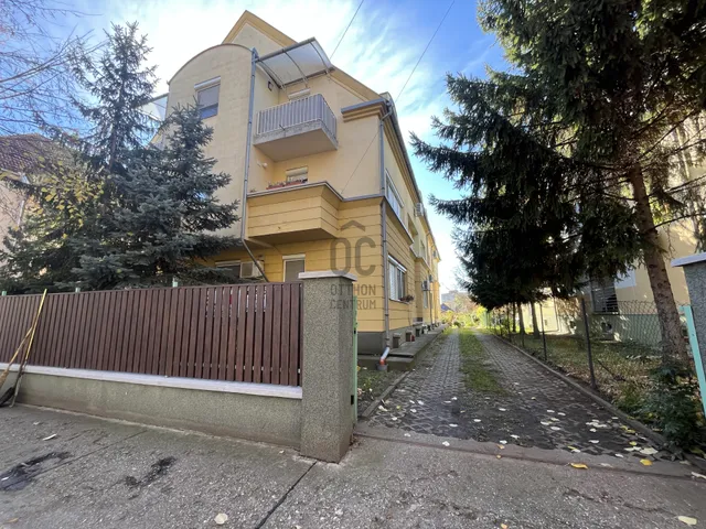 Eladó lakás Debrecen, Postakert 79 nm