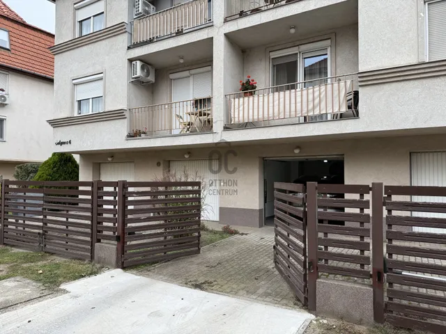 Eladó garázs Debrecen, Epreskert 19 nm