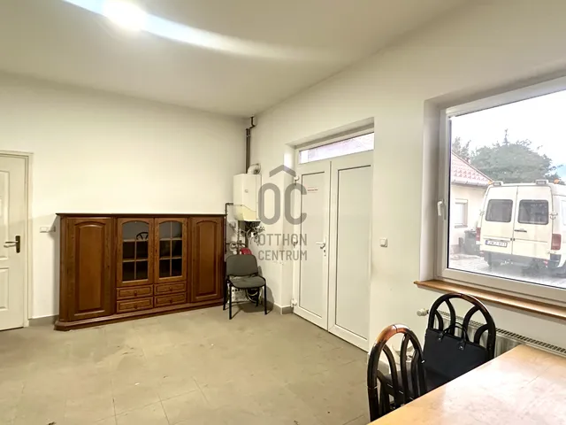 Eladó kereskedelmi és ipari ingatlan Hajdúnánás 300 nm