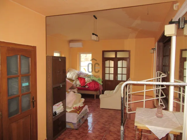 Kiadó ház Debrecen, Veres Péter-kert 270 nm