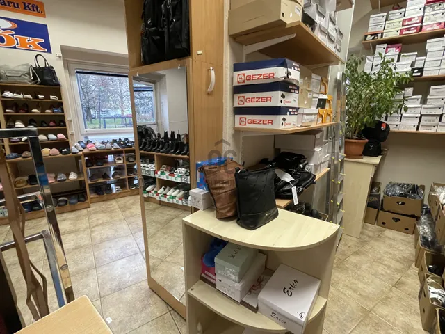 Eladó kereskedelmi és ipari ingatlan Debrecen, Belváros 131 nm