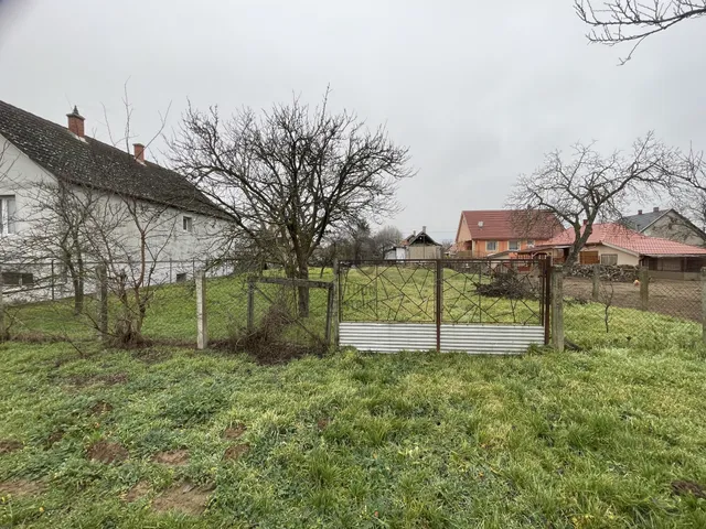 Eladó telek Mikepércs 539 nm