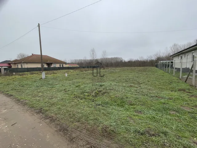 Eladó telek Mikepércs 859 nm