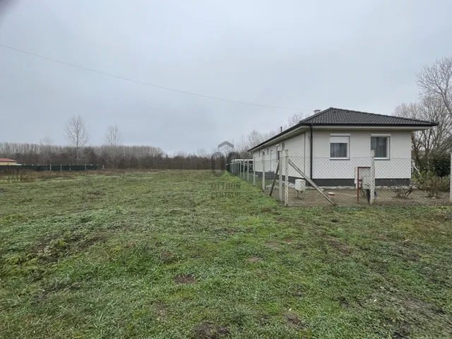 Eladó telek Mikepércs 859 nm