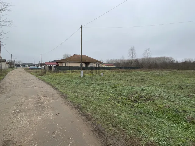 Eladó telek Mikepércs 859 nm