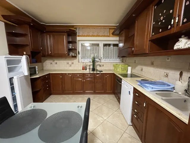 Eladó ház Debrecen, Csapókert 250 nm