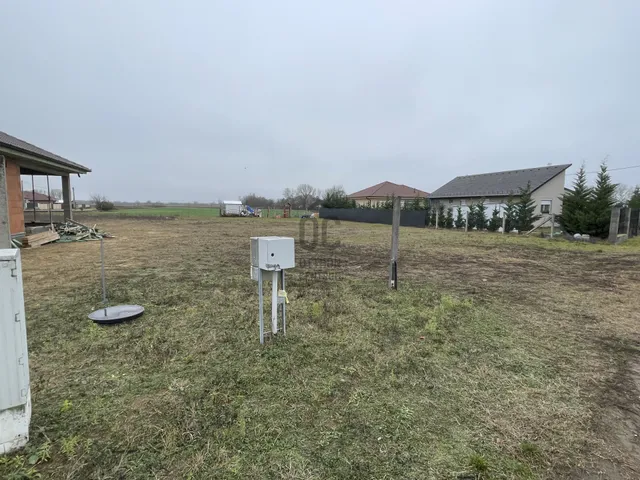 Eladó telek Mikepércs 802 nm